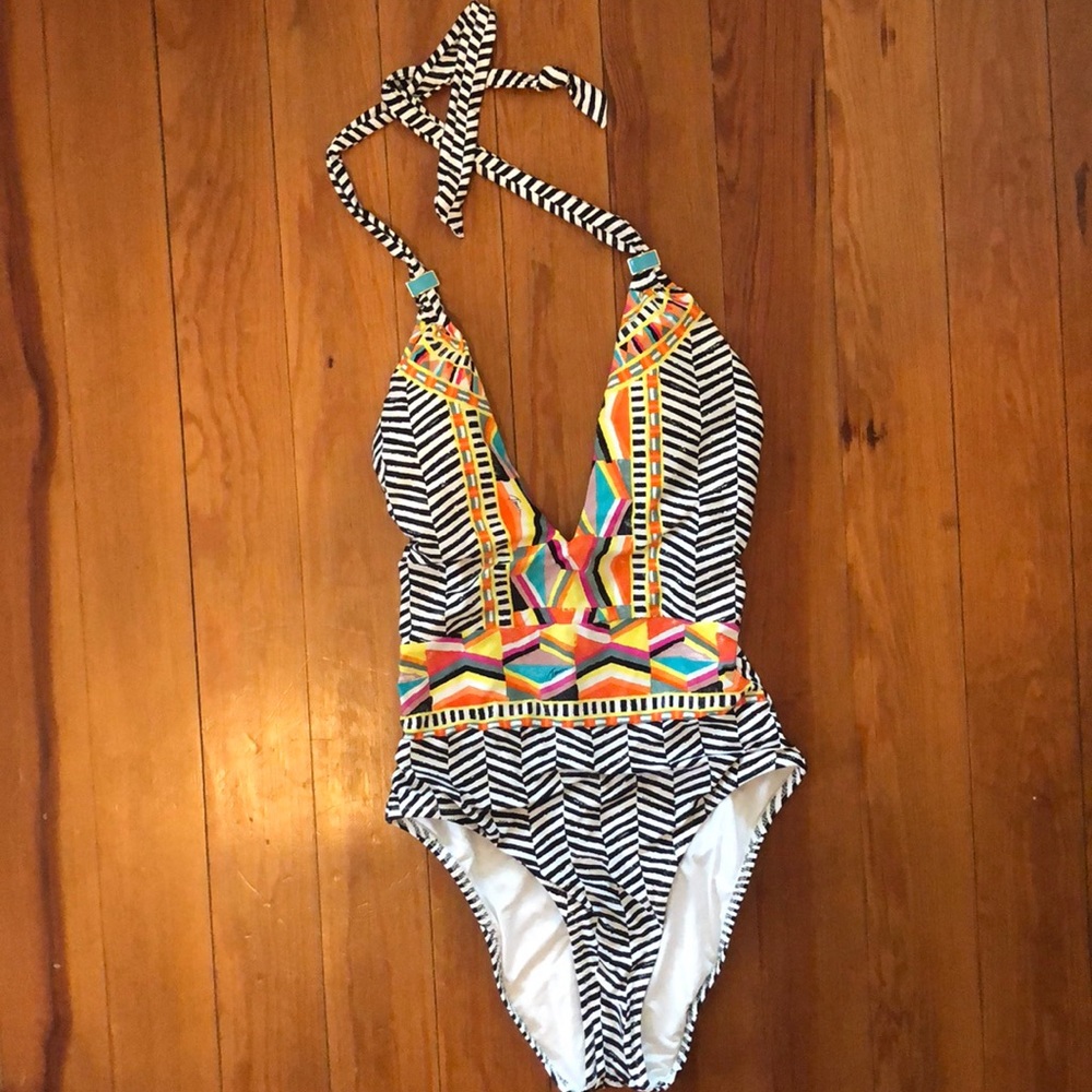 Excellent Condition Trina Turk Deep V one piece- 8